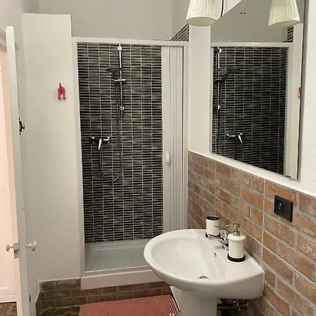 Dormire Dai Grimaldi לינה וארוחת בוקר 3*